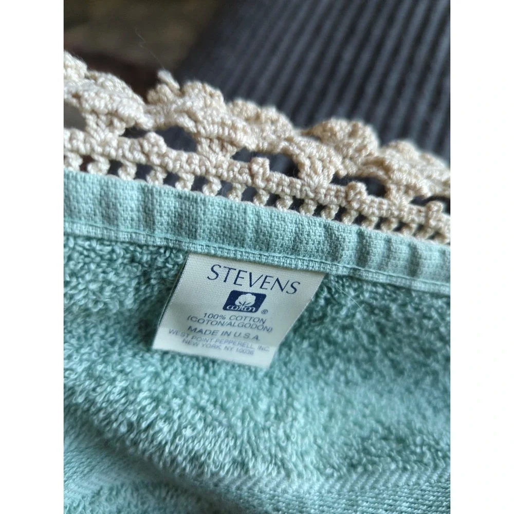 Vintage Stevens Cotton Bath Towel Set With Hand Crocheted Trim Sea Foam Green